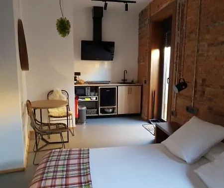 13 Guest house