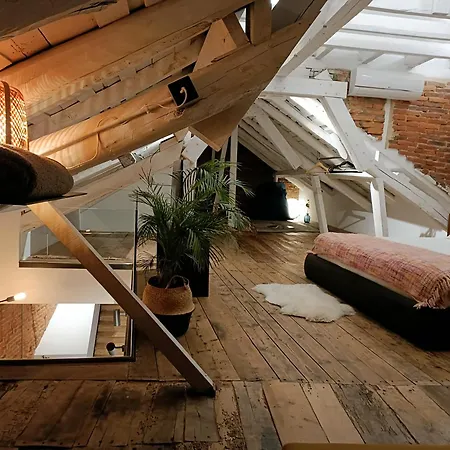 13 Guest house