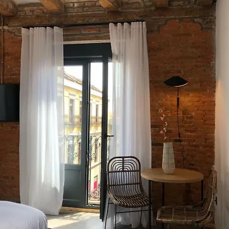 13 Guest house