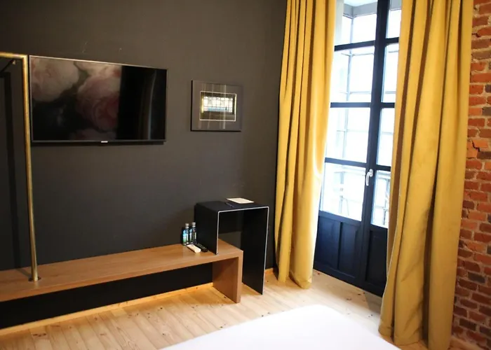 13 בית הארחה לאון