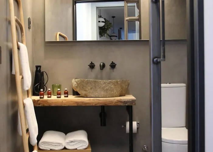 13 בית הארחה לאון