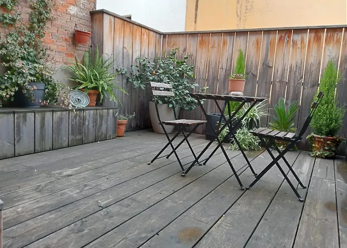 13 בית הארחה לאון